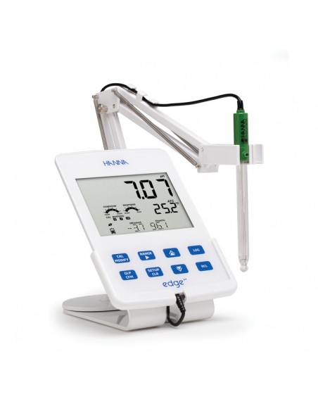 Laboratoryjny miernik pH w rozmiarze tabletu HI2002-02